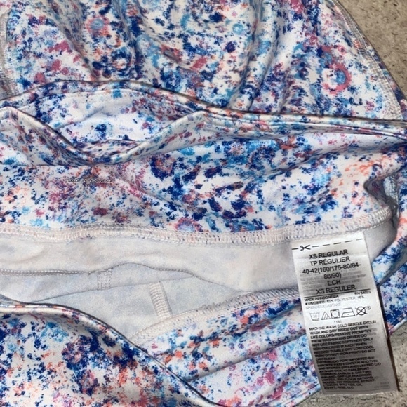 Gap fit Women's xsmall workout leggings colorful confetti print - Picture 5 of 5